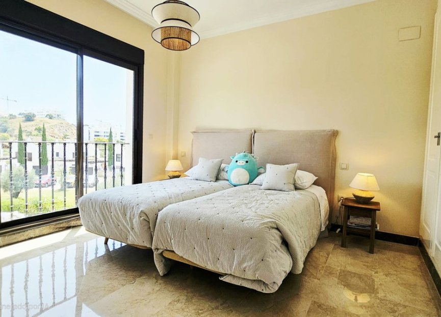 Resale - House - Detached Villa - Estepona - Estepona Centro