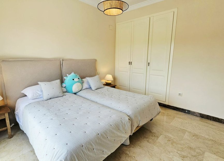 Resale - House - Detached Villa - Estepona - Estepona Centro