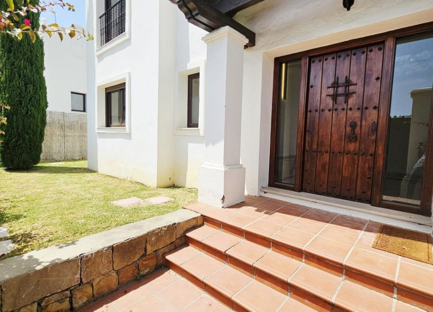 Resale - House - Detached Villa - Estepona - Estepona Centro