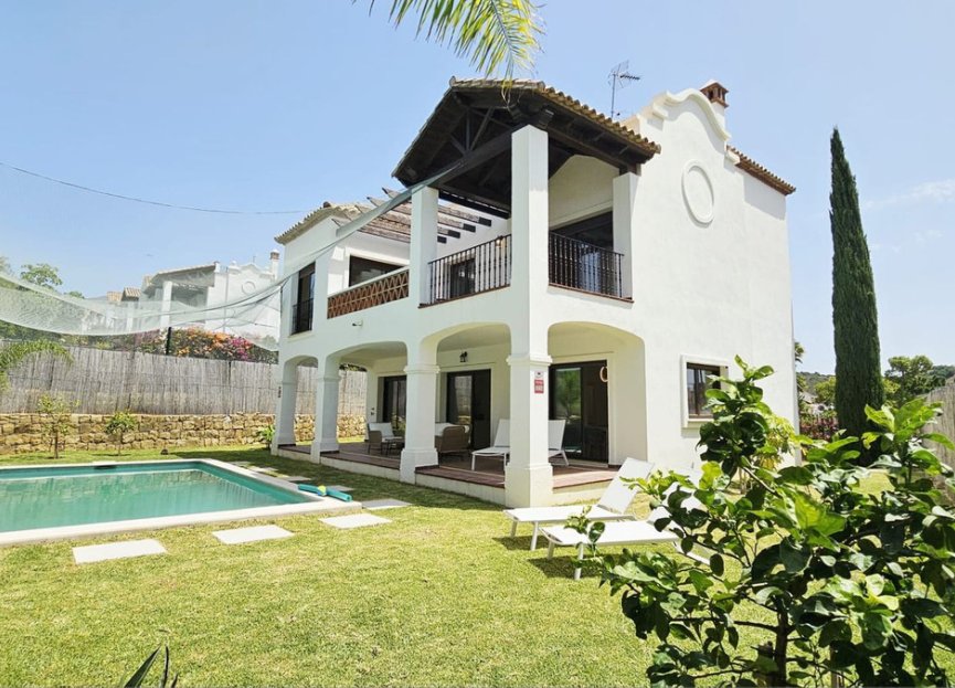Resale - House - Detached Villa - Estepona - Estepona Centro