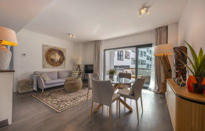 Resale - Apartment - Middle Floor Apartment - Estepona - Estepona Centro