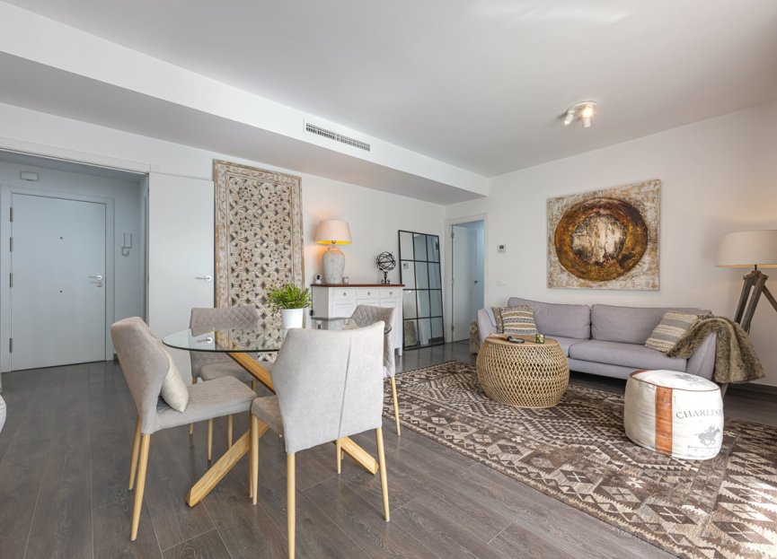 Resale - Apartment - Middle Floor Apartment - Estepona - Estepona Centro