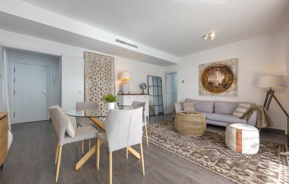 Resale - Apartment - Middle Floor Apartment - Estepona - Estepona Centro