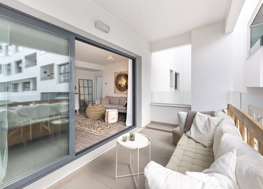 Resale - Apartment - Middle Floor Apartment - Estepona - Estepona Centro