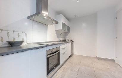 Resale - Apartment - Middle Floor Apartment - Estepona - Estepona Centro