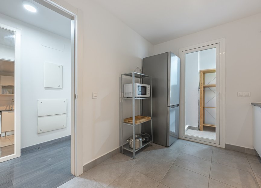 Resale - Apartment - Middle Floor Apartment - Estepona - Estepona Centro