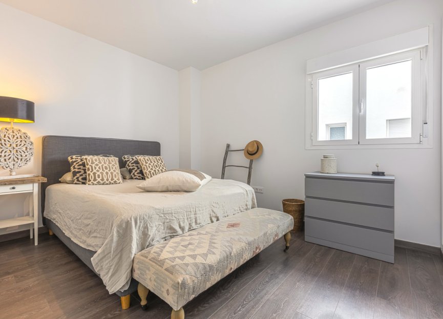 Resale - Apartment - Middle Floor Apartment - Estepona - Estepona Centro