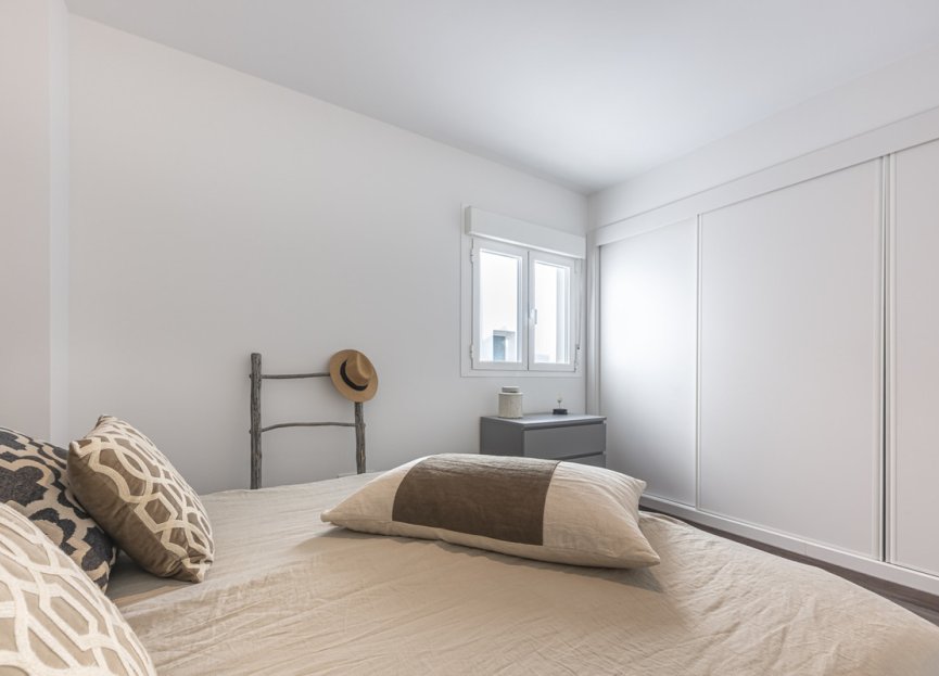 Resale - Apartment - Middle Floor Apartment - Estepona - Estepona Centro