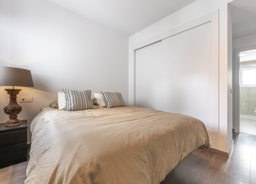 Resale - Apartment - Middle Floor Apartment - Estepona - Estepona Centro