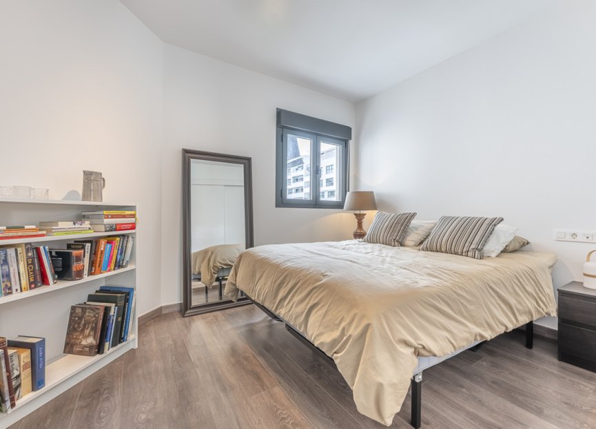 Resale - Apartment - Middle Floor Apartment - Estepona - Estepona Centro