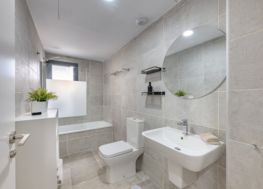 Resale - Apartment - Middle Floor Apartment - Estepona - Estepona Centro