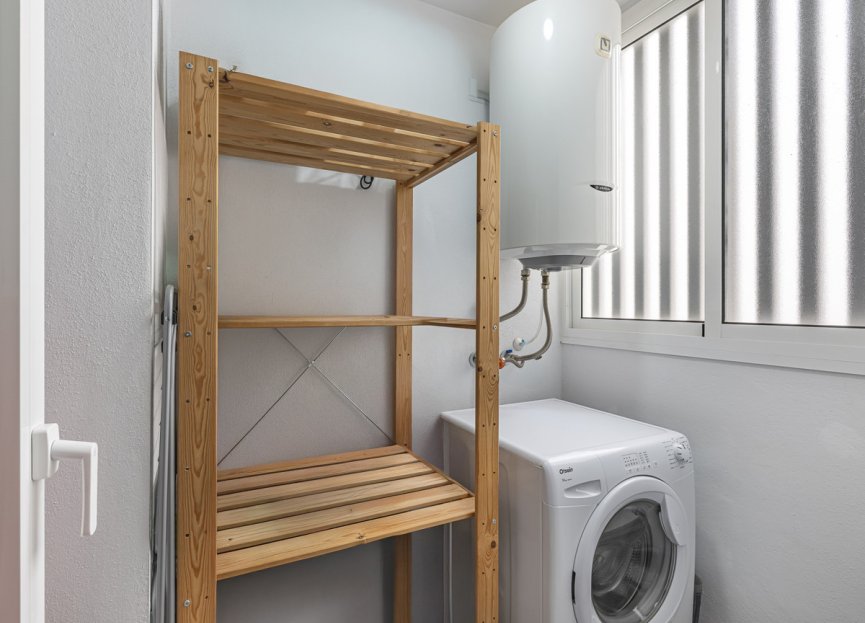 Resale - Apartment - Middle Floor Apartment - Estepona - Estepona Centro