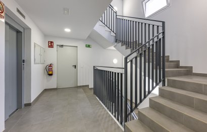 Resale - Apartment - Middle Floor Apartment - Estepona - Estepona Centro