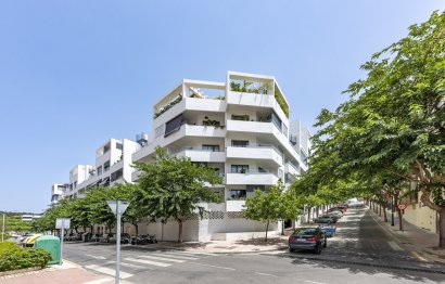 Resale - Apartment - Middle Floor Apartment - Estepona - Estepona Centro