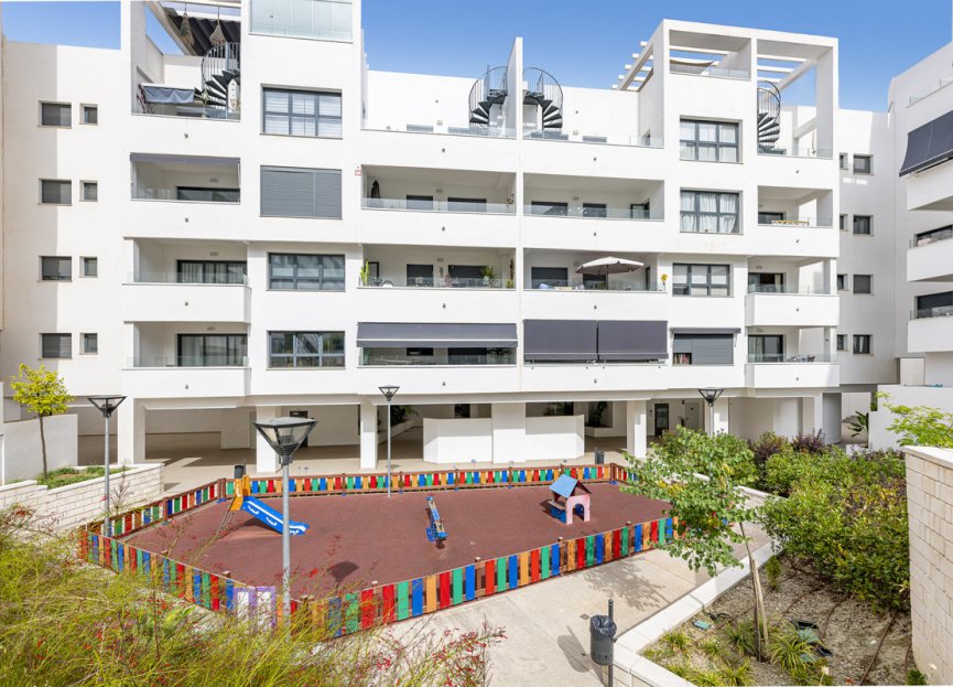 Resale - Apartment - Middle Floor Apartment - Estepona - Estepona Centro