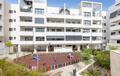 Resale - Apartment - Middle Floor Apartment - Estepona - Estepona Centro