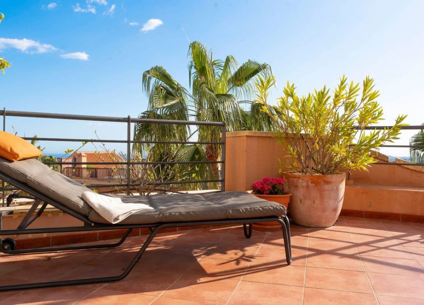 Resale - Apartment - Middle Floor Apartment - Marbella - Nueva Andalucia