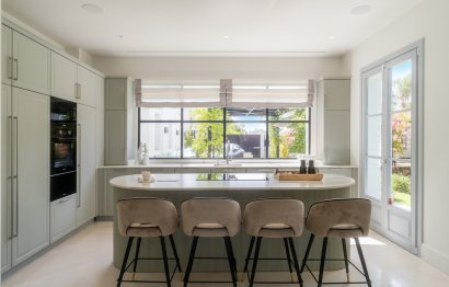 Resale - House - Detached Villa - Marbella - Nueva Andalucia