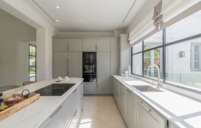 Resale - House - Detached Villa - Marbella - Nueva Andalucia