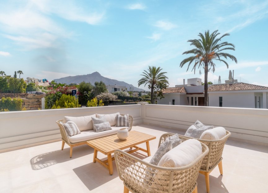 Resale - House - Detached Villa - Marbella - Nueva Andalucia