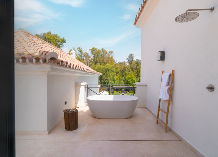 Resale - House - Detached Villa - Marbella - Nueva Andalucia