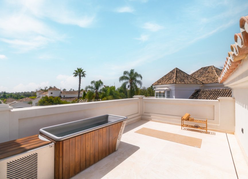 Resale - House - Detached Villa - Marbella - Nueva Andalucia