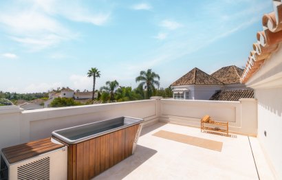 Resale - House - Detached Villa - Marbella - Nueva Andalucia