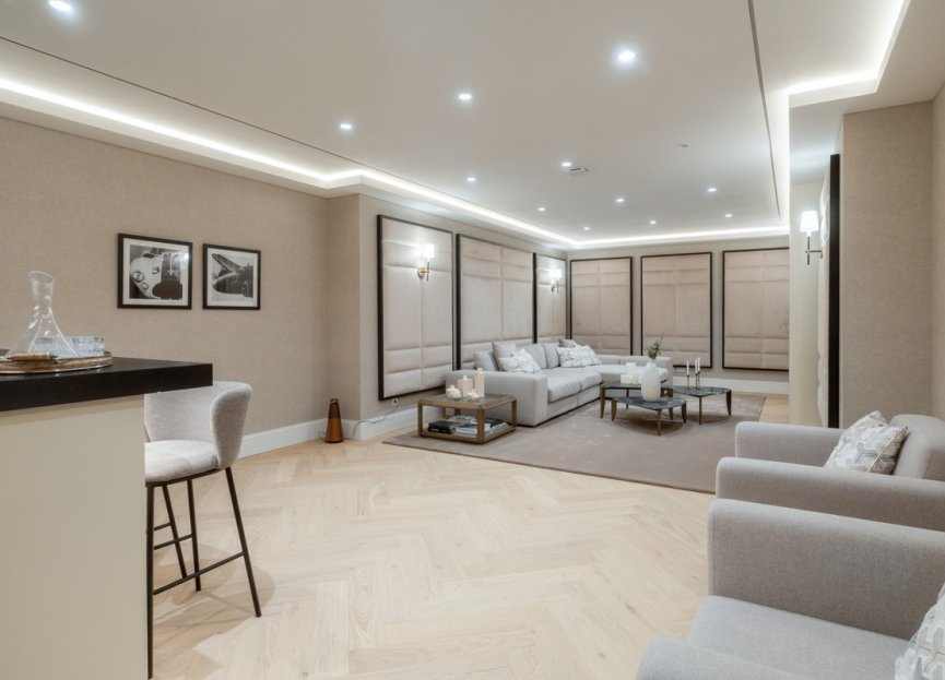 Resale - House - Detached Villa - Marbella - Nueva Andalucia