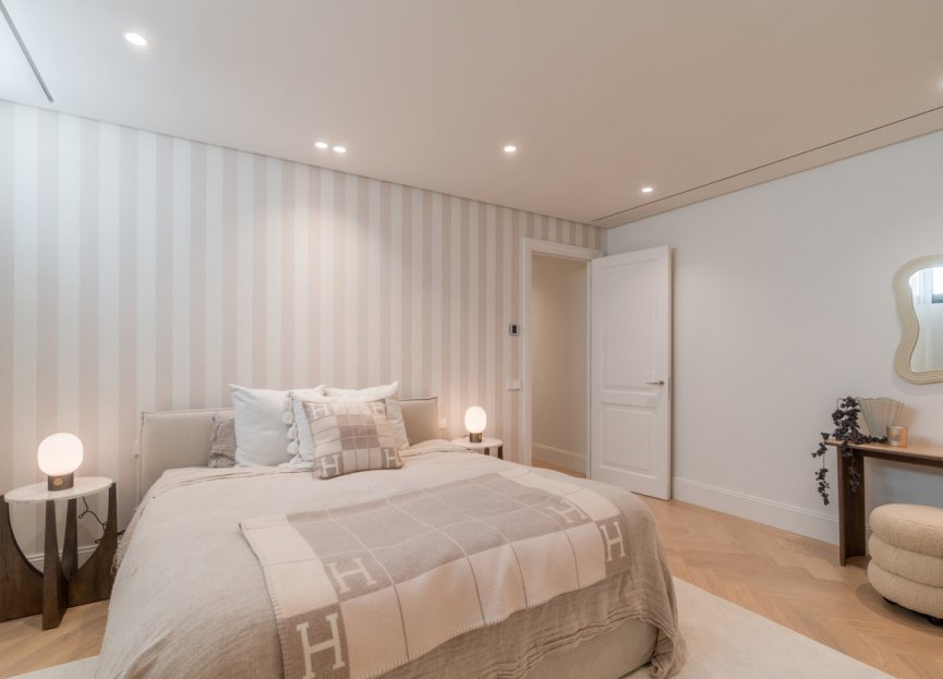 Resale - House - Detached Villa - Marbella - Nueva Andalucia