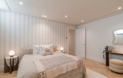 Resale - House - Detached Villa - Marbella - Nueva Andalucia