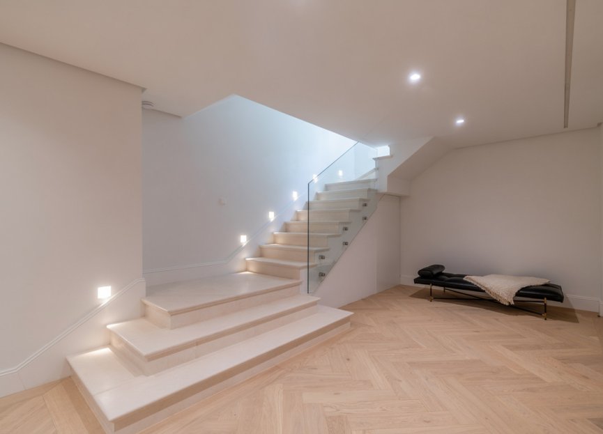 Resale - House - Detached Villa - Marbella - Nueva Andalucia