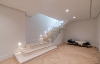 Resale - House - Detached Villa - Marbella - Nueva Andalucia