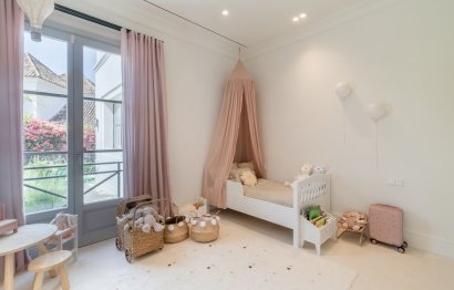 Resale - House - Detached Villa - Marbella - Nueva Andalucia