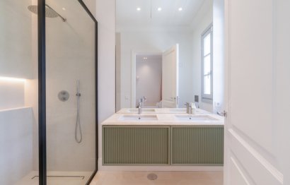 Resale - House - Detached Villa - Marbella - Nueva Andalucia