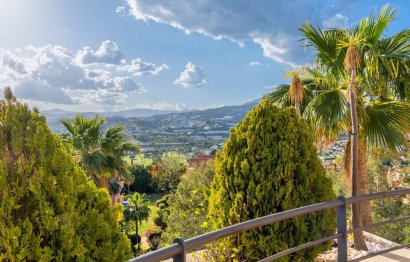 Resale - Apartment - Middle Floor Apartment - Marbella - Nueva Andalucia