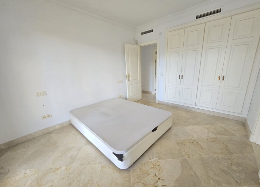 Resale - Apartment - Middle Floor Apartment - Casares - Casares Centro