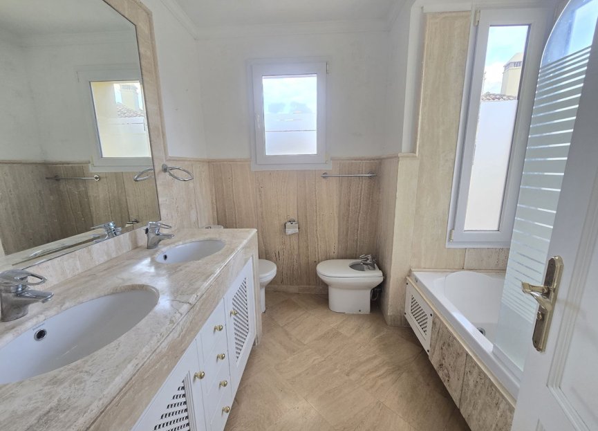 Resale - Apartment - Middle Floor Apartment - Casares - Casares Centro