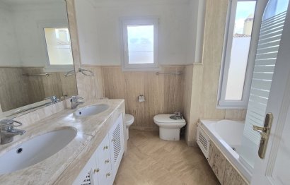 Resale - Apartment - Middle Floor Apartment - Casares - Casares Centro