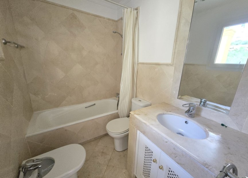 Resale - Apartment - Middle Floor Apartment - Casares - Casares Centro