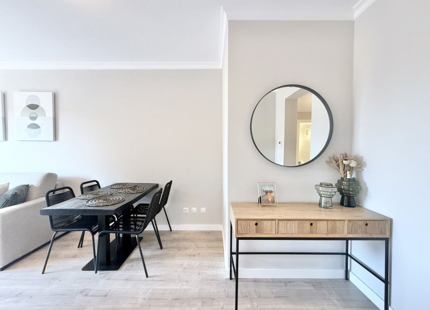 Resale - Apartment - Middle Floor Apartment - Benahavís - Benahavís Centro