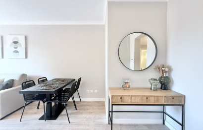 Resale - Apartment - Middle Floor Apartment - Benahavís - Benahavís Centro