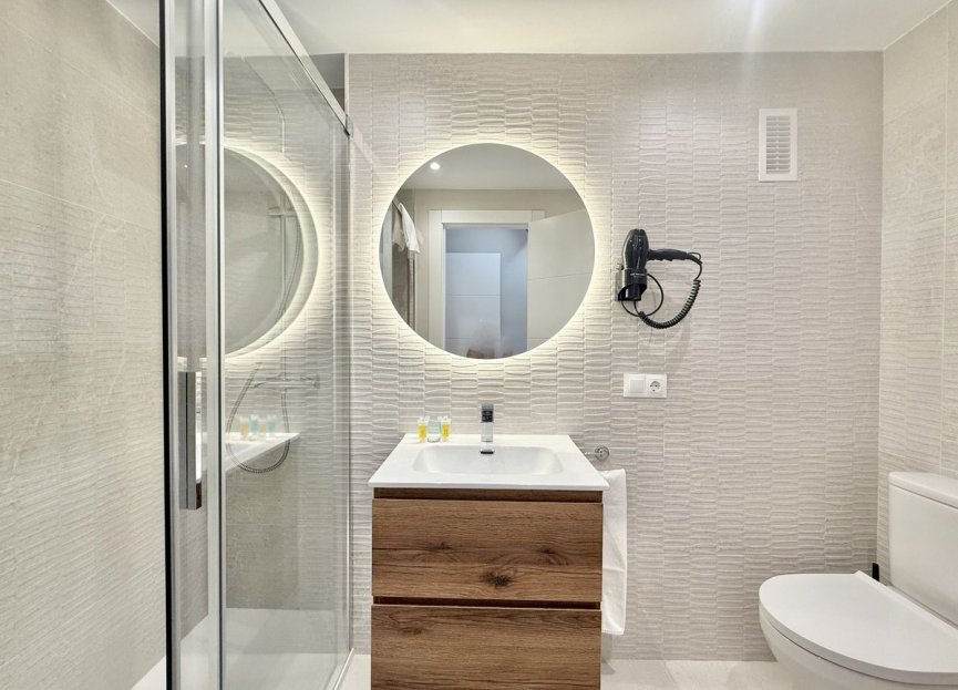 Resale - Apartment - Middle Floor Apartment - Benahavís - Benahavís Centro