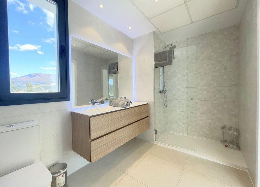 Resale - Apartment - Penthouse - Estepona - Estepona Centro