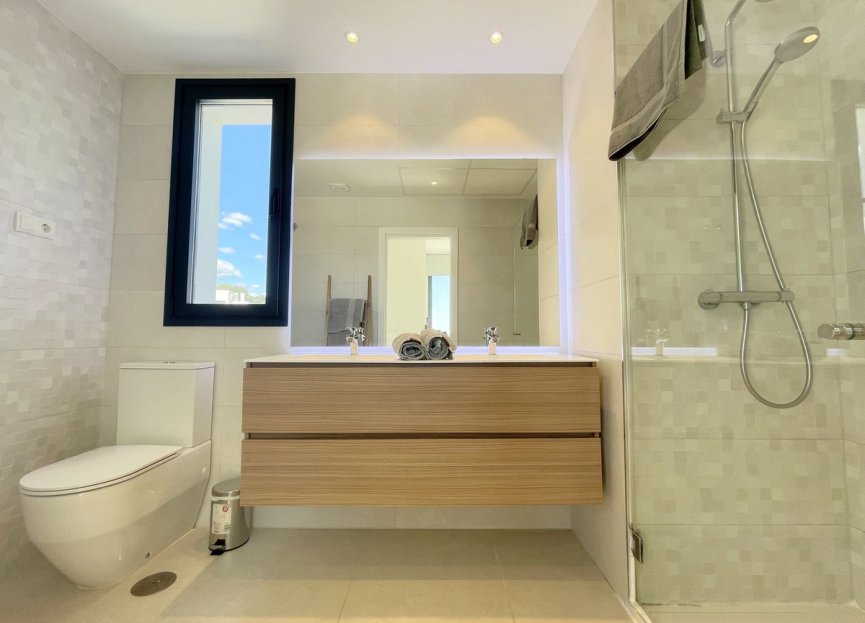 Resale - Apartment - Penthouse - Estepona - Estepona Centro