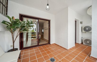 Resale - Apartment - Middle Floor Apartment - Marbella - Nueva Andalucia