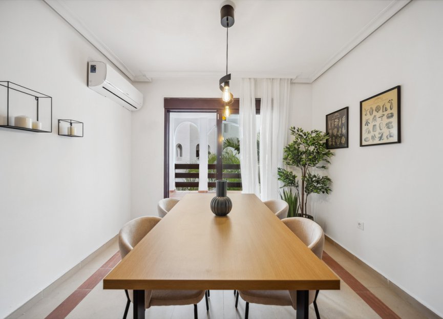 Resale - Apartment - Middle Floor Apartment - Marbella - Nueva Andalucia