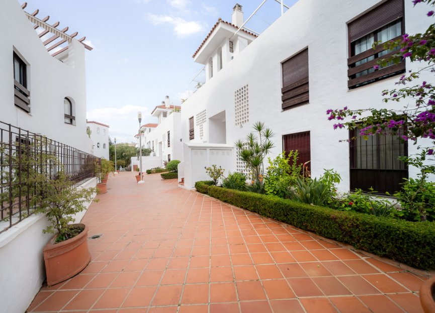 Resale - Apartment - Middle Floor Apartment - Marbella - Nueva Andalucia