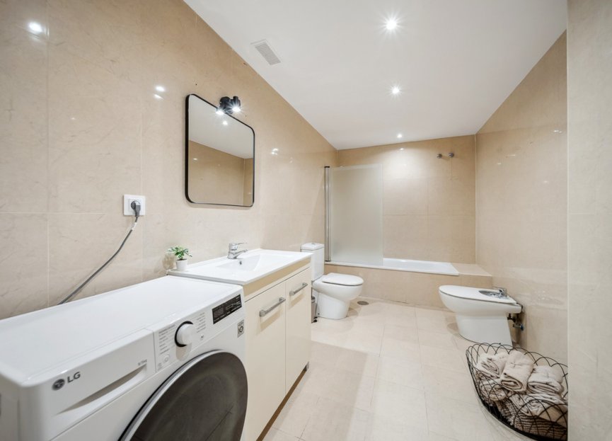 Resale - Apartment - Middle Floor Apartment - Marbella - Nueva Andalucia