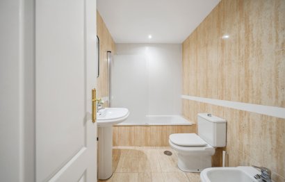 Resale - Apartment - Middle Floor Apartment - Marbella - Nueva Andalucia