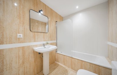 Resale - Apartment - Middle Floor Apartment - Marbella - Nueva Andalucia